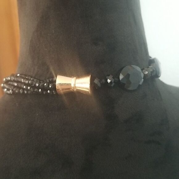 Black sparkly bead necklace - Picture 9 of 12